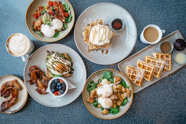 Featured image for article: Spring Forward: Foodservice Operators Set the Table for Sales Growth